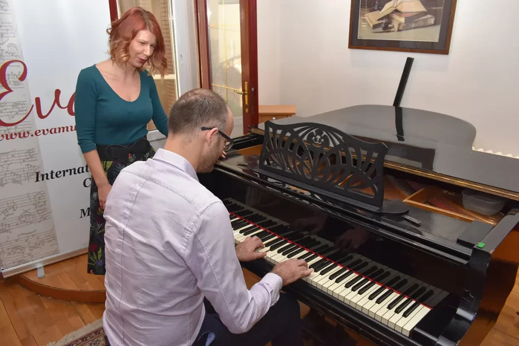 Instrument lessons for adults with experience Belgrade - Eva Music School