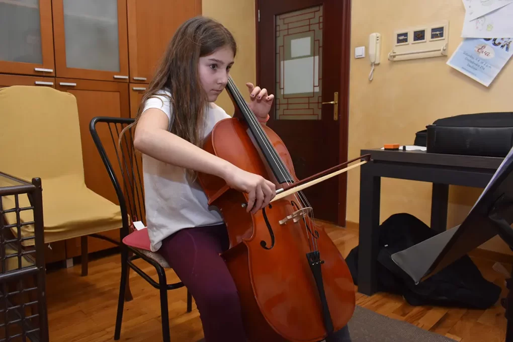 Časovi violončela Beograd Eva Music School